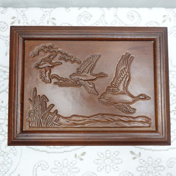 Vintage 1987 Rosalco Commodore Wood Jewelry Box Carved Ducks Mallard Design - Picture 1 of 13